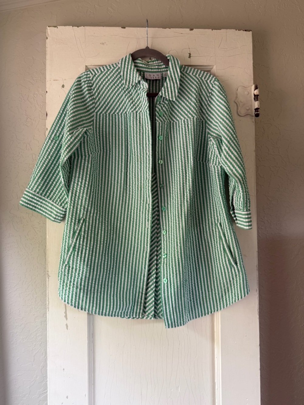 Joan Rivers Classics Seersucker Button Down Shirt size Small Green striped